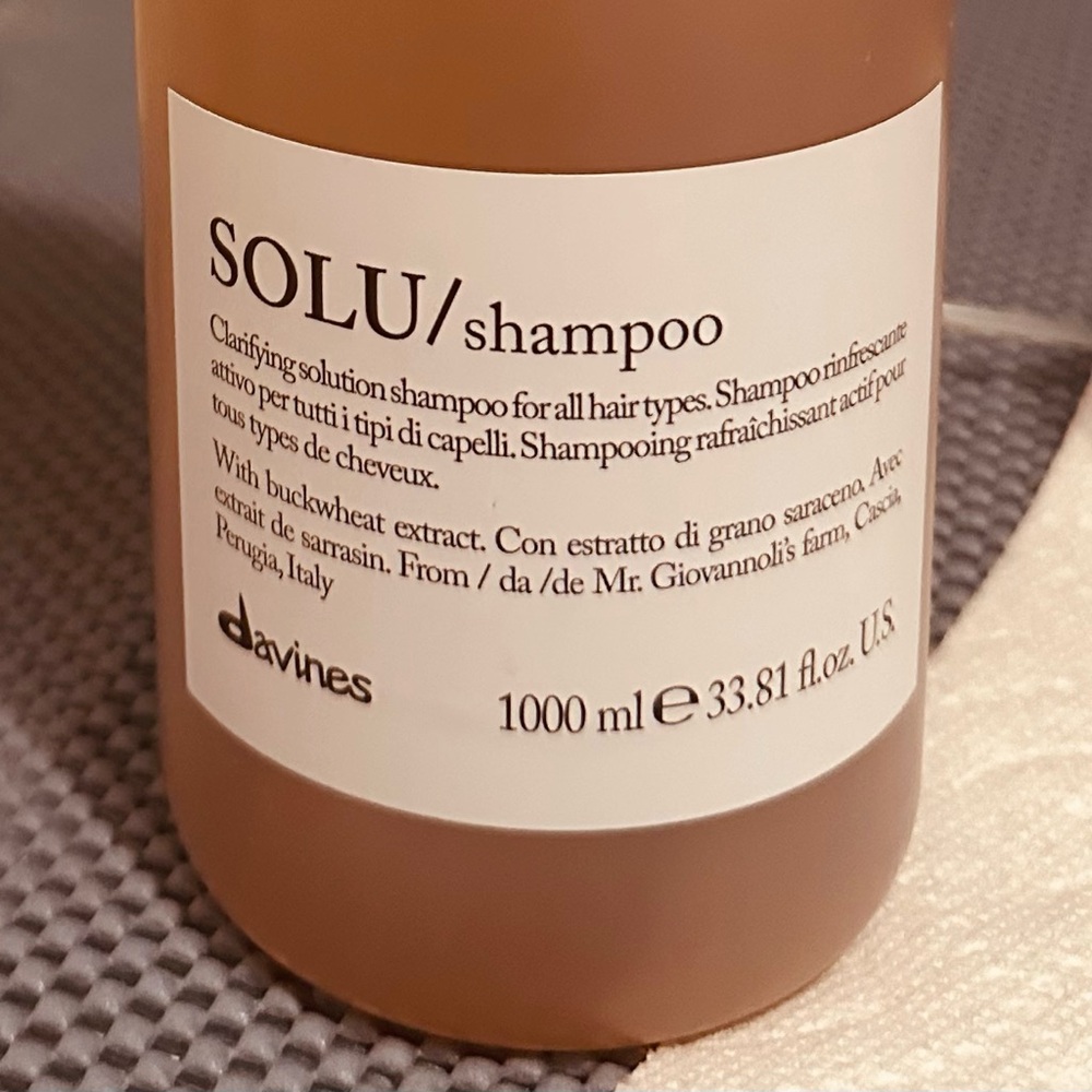 Davines Hair Shampoo - Cream and White